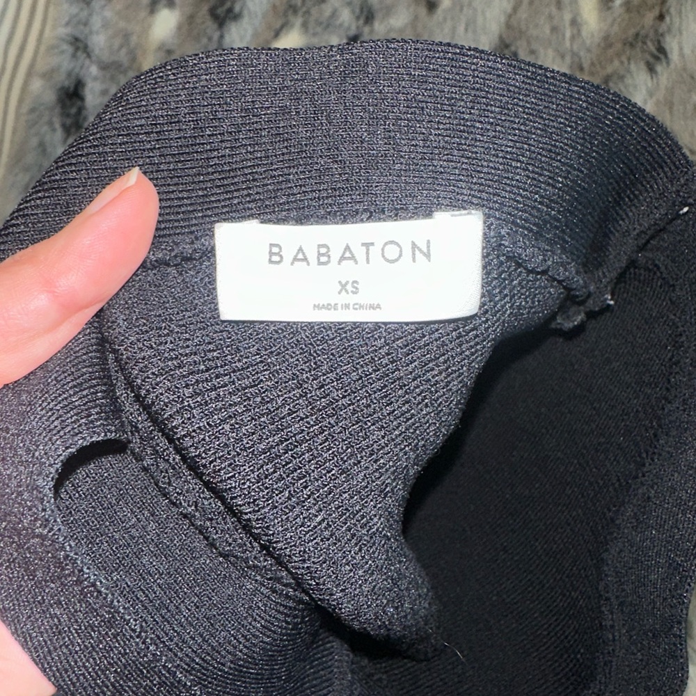 Babaton sculpt knit cross cross front top black size XS - Picture 4 of 4